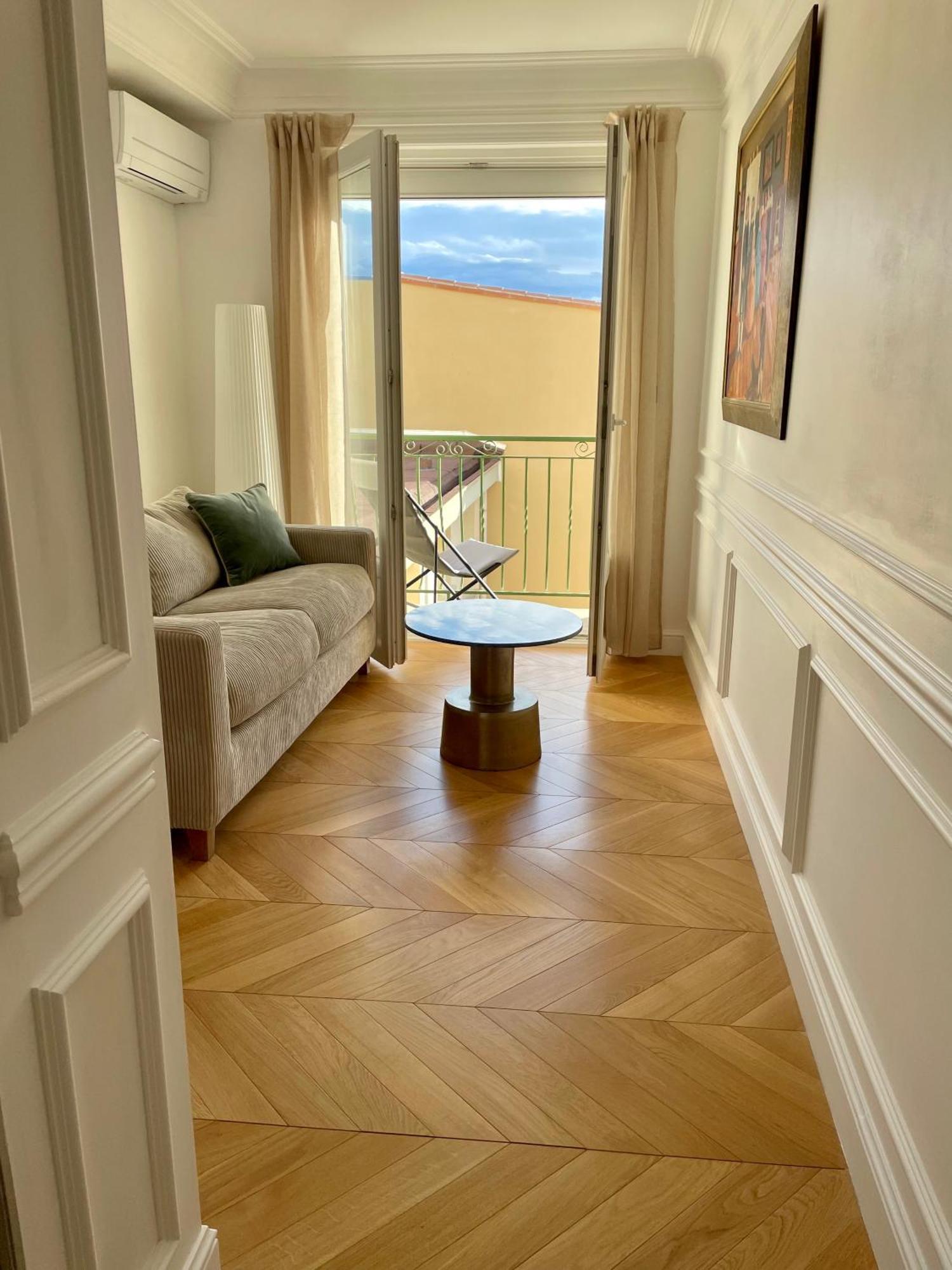 Apparemment Niche Dans Les Arbres Daire Narbonne Dış mekan fotoğraf